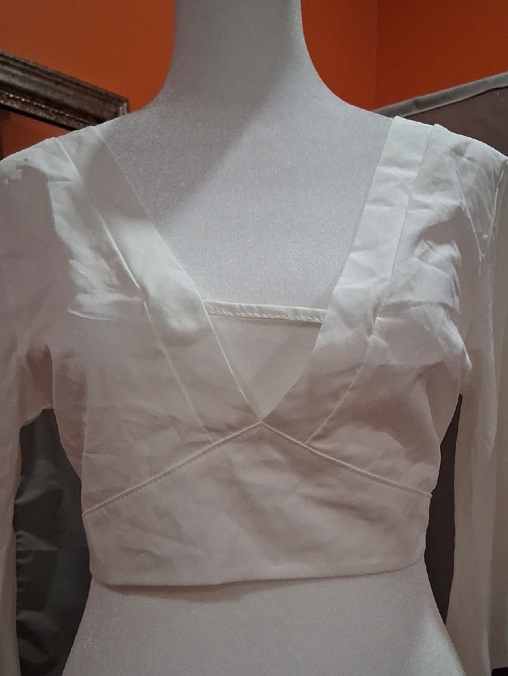 SHEIN White Long Sleeve V-Neck Crop Top